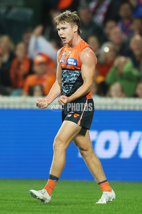 AFL 2025 Round 07 - GWS v Western Bulldogs - A-58992849