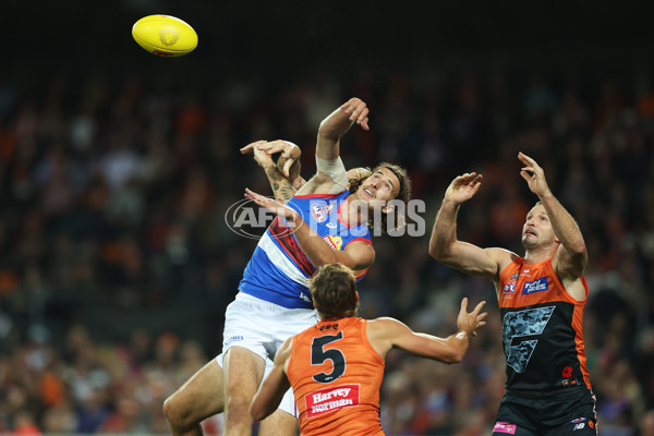 AFL 2025 Round 07 - GWS v Western Bulldogs - A-58996731