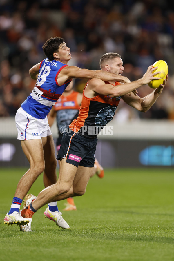 AFL 2025 Round 07 - GWS v Western Bulldogs - A-58996811