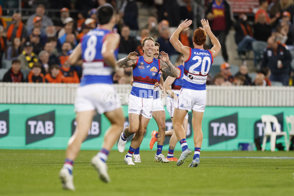 AFL 2025 Round 07 - GWS v Western Bulldogs - A-58998017