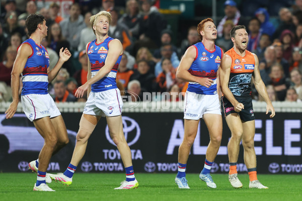AFL 2025 Round 07 - GWS v Western Bulldogs - A-58998029