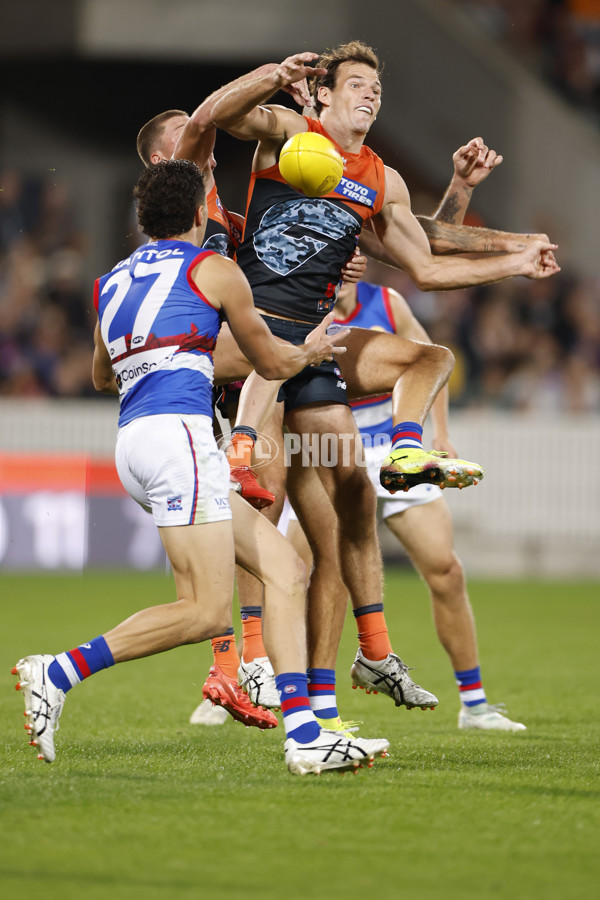 AFL 2025 Round 07 - GWS v Western Bulldogs - A-58999691
