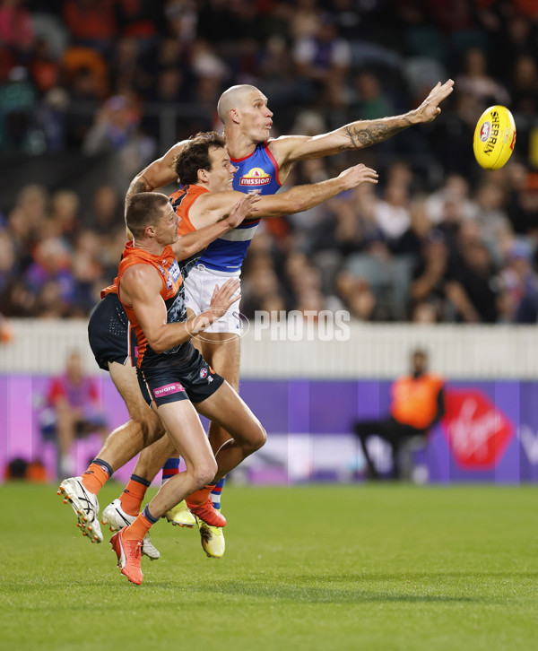 AFL 2025 Round 07 - GWS v Western Bulldogs - A-58999702