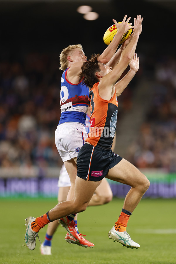 AFL 2025 Round 07 - GWS v Western Bulldogs - A-58999716