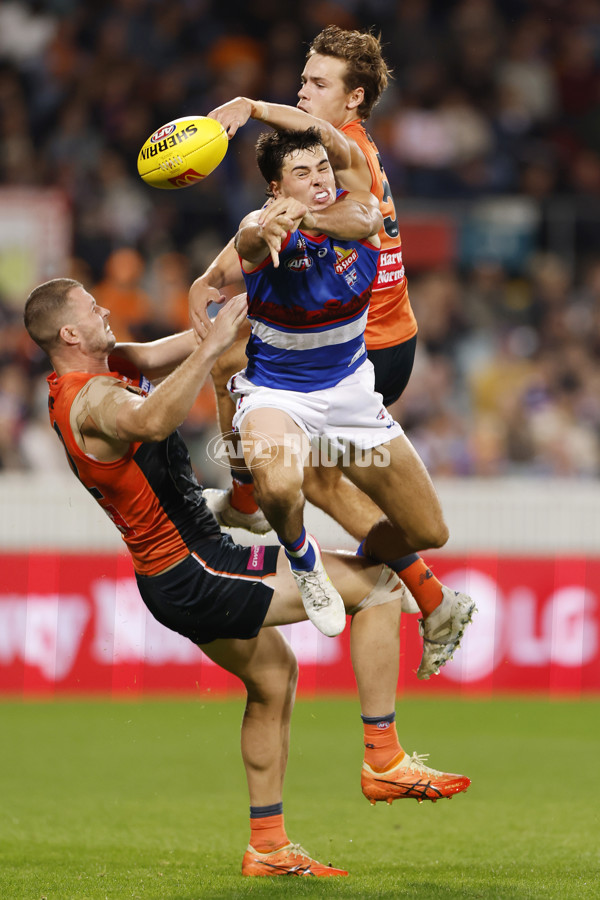 AFL 2025 Round 07 - GWS v Western Bulldogs - A-58999720