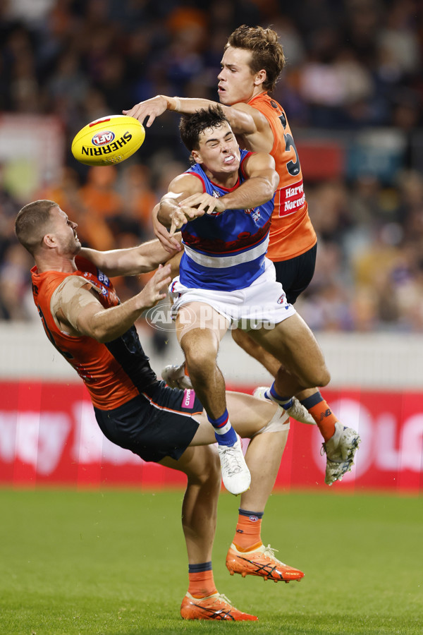 AFL 2025 Round 07 - GWS v Western Bulldogs - A-58999721
