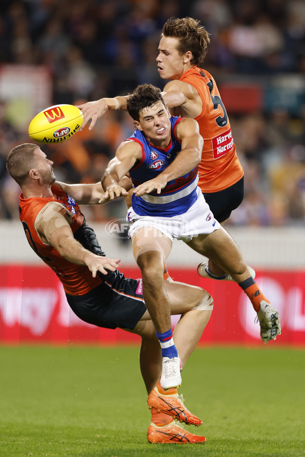 AFL 2025 Round 07 - GWS v Western Bulldogs - A-58999723