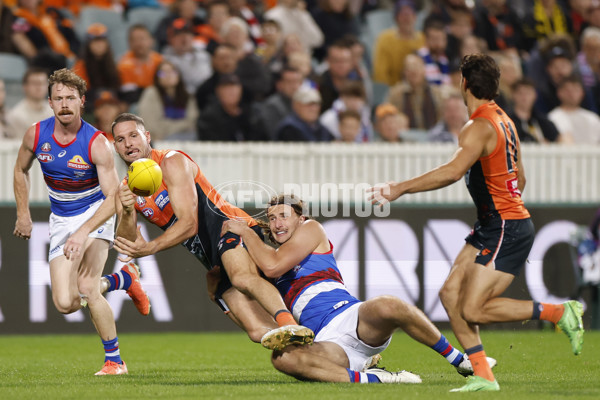 AFL 2025 Round 07 - GWS v Western Bulldogs - A-58999733