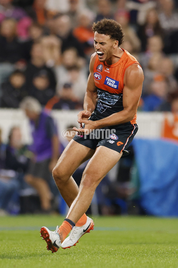 AFL 2025 Round 07 - GWS v Western Bulldogs - A-58999739