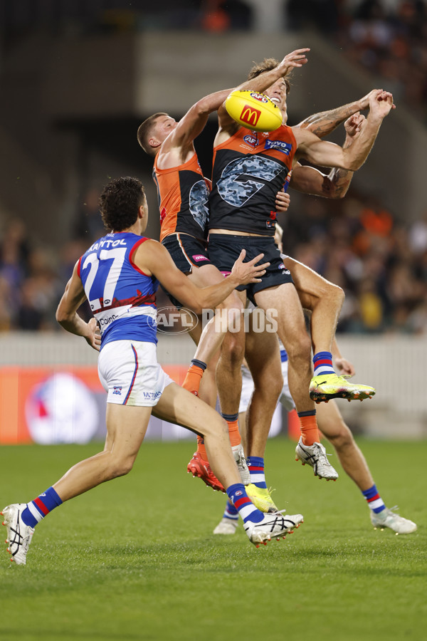 AFL 2025 Round 07 - GWS v Western Bulldogs - A-59000672