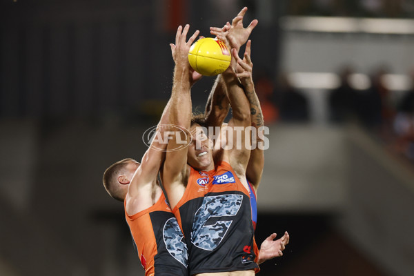 AFL 2025 Round 07 - GWS v Western Bulldogs - A-59000677