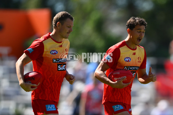 AFL 2025 Round 07 - Gold Coast v Sydney - A-59003592