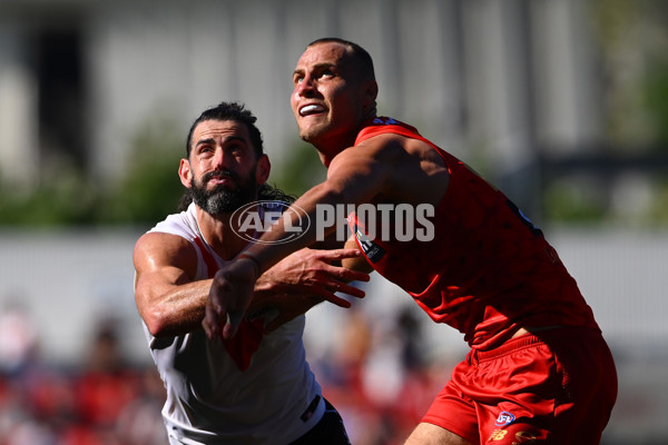 AFL 2025 Round 07 - Gold Coast v Sydney - A-59010411