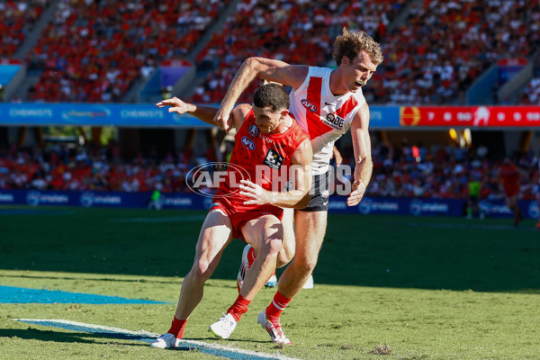 AFL 2025 Round 07 - Gold Coast v Sydney - A-59015497