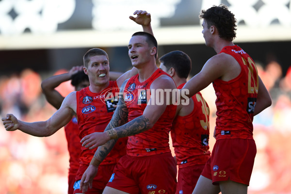 AFL 2025 Round 07 - Gold Coast v Sydney - A-59021601