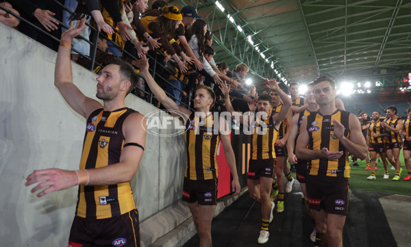 AFL 2025 Round 07 - Hawthorn v West Coast - A-59037337