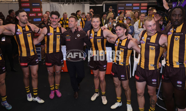 AFL 2025 Round 07 - Hawthorn v West Coast - A-59037342