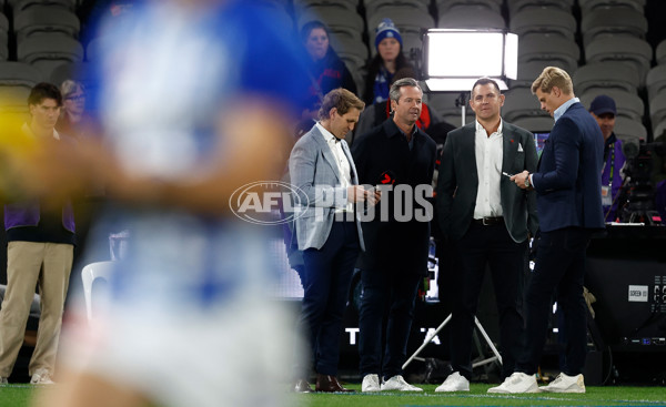AFL 2025 Round 08 - Essendon v North Melbourne - A-59112048