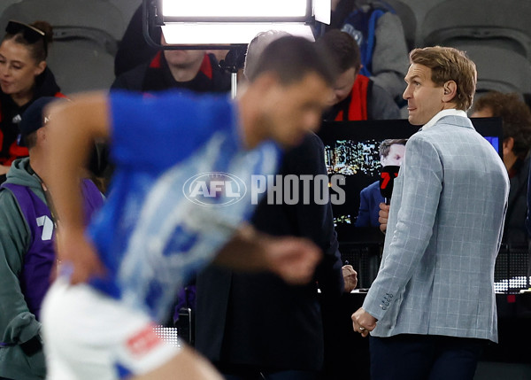 AFL 2025 Round 08 - Essendon v North Melbourne - A-59112332