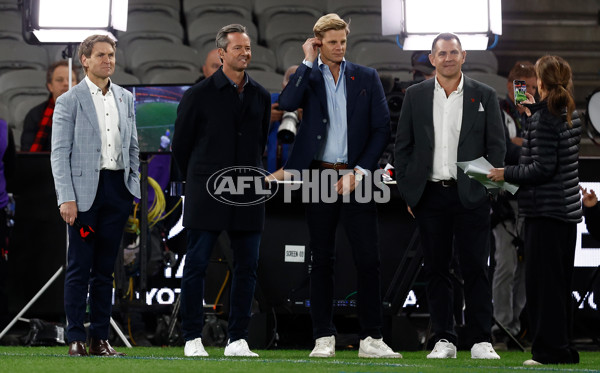 AFL 2025 Round 08 - Essendon v North Melbourne - A-59112360