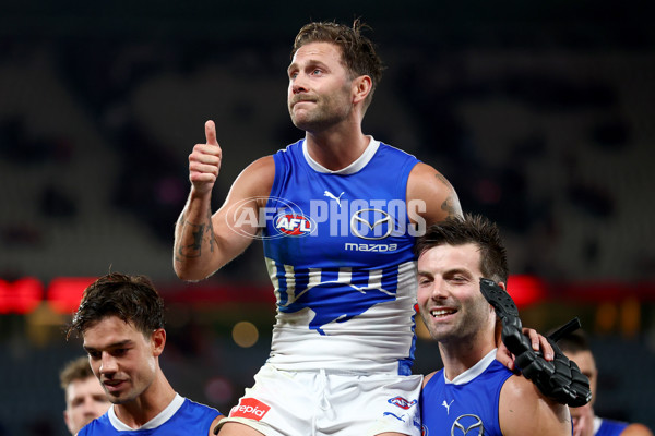 AFL 2025 Round 08 - Essendon v North Melbourne - A-59119472