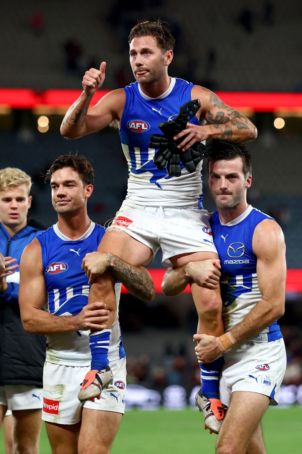 AFL 2025 Round 08 - Essendon v North Melbourne - A-59119473