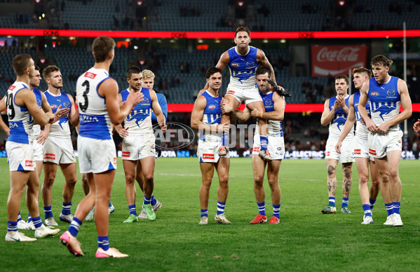AFL 2025 Round 08 - Essendon v North Melbourne - A-59119499