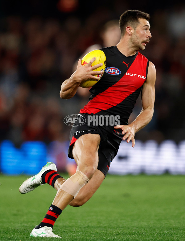 AFL 2025 Round 08 - Essendon v North Melbourne - A-59119536