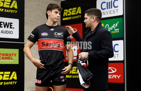 AFL 2025 Round 08 - St Kilda v Fremantle - A-59126535
