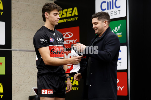 AFL 2025 Round 08 - St Kilda v Fremantle - A-59127231