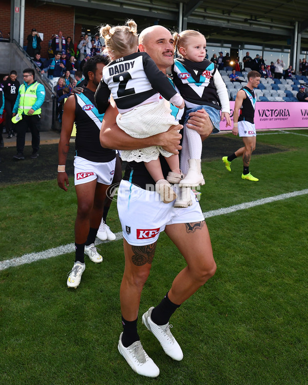 AFL 2025 Round 08 - Western Bulldogs v Port Adelaide - A-59141416