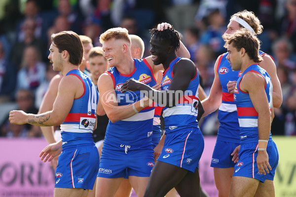 AFL 2025 Round 08 - Western Bulldogs v Port Adelaide - A-59143410
