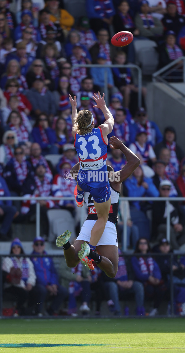 AFL 2025 Round 08 - Western Bulldogs v Port Adelaide - A-59143431