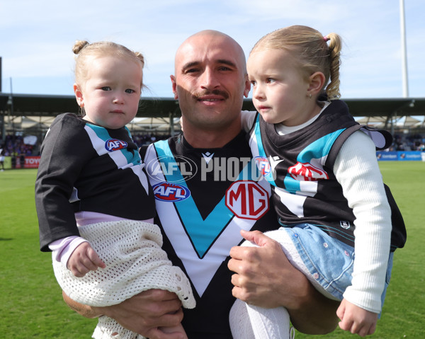 AFL 2025 Round 08 - Western Bulldogs v Port Adelaide - A-59144076