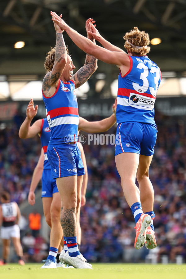 AFL 2025 Round 08 - Western Bulldogs v Port Adelaide - A-59150826