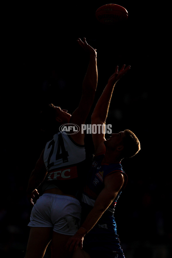 AFL 2025 Round 08 - Western Bulldogs v Port Adelaide - A-59153200