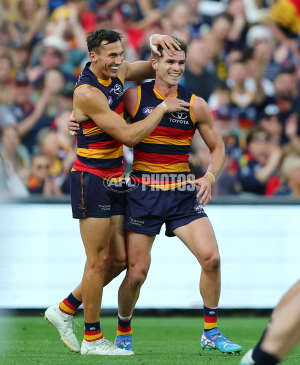 AFL 2025 Round 08 - Adelaide v Carlton - A-59154437