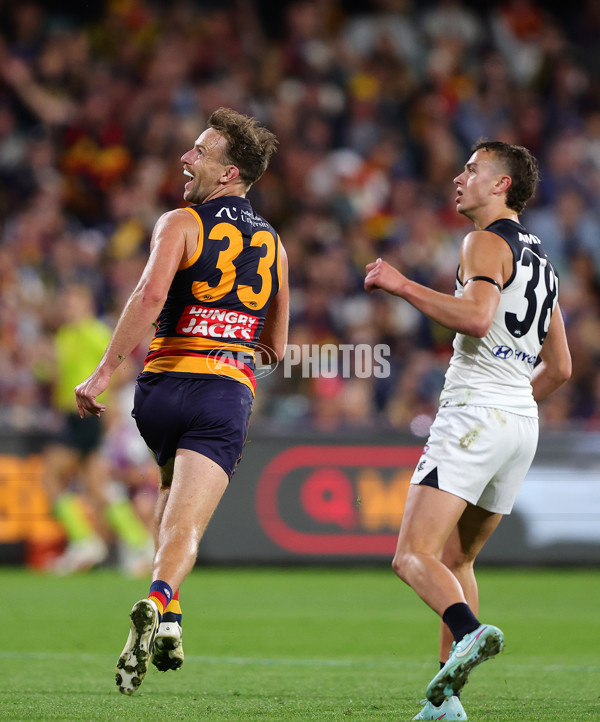 AFL 2025 Round 08 - Adelaide v Carlton - A-59159158