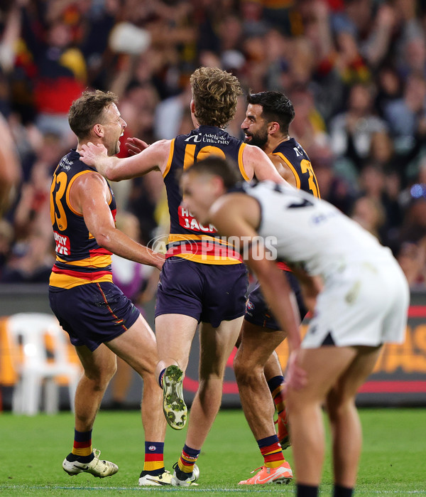 AFL 2025 Round 08 - Adelaide v Carlton - A-59159167