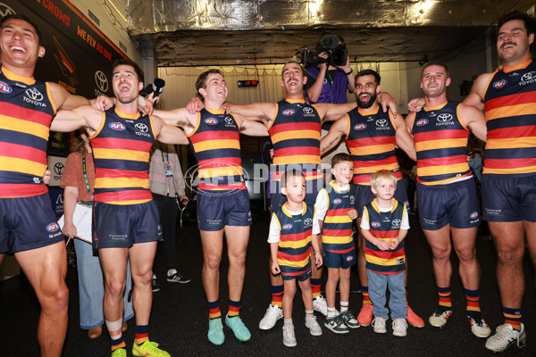 AFL 2025 Round 08 - Adelaide v Carlton - A-59159232