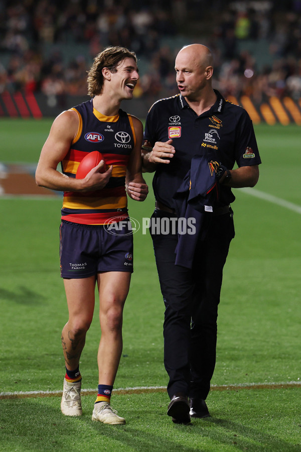 AFL 2025 Round 08 - Adelaide v Carlton - A-59161162