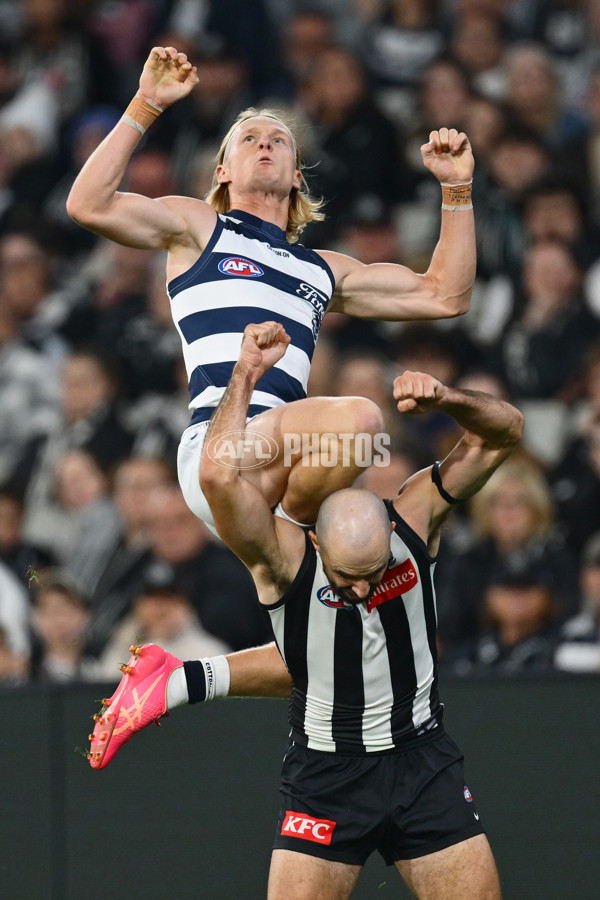 AFL 2025 Round 08 - Collingwood v Geelong - A-59163342