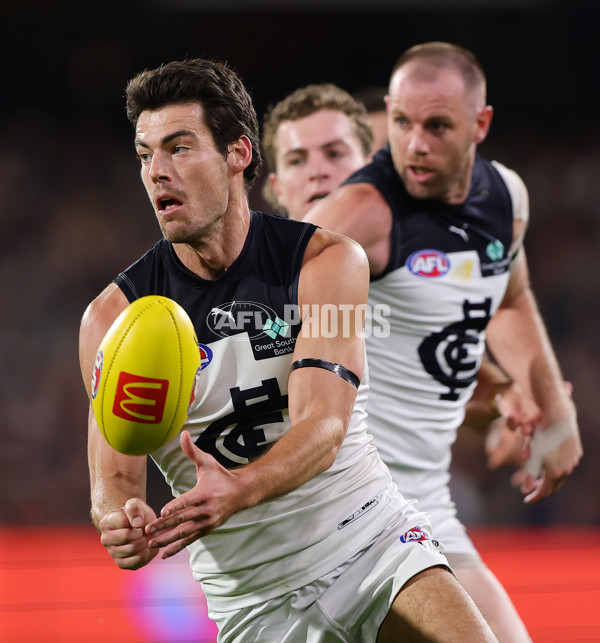 AFL 2025 Round 08 - Adelaide v Carlton - A-59166177