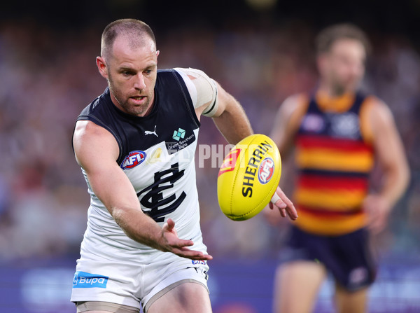 AFL 2025 Round 08 - Adelaide v Carlton - A-59170086