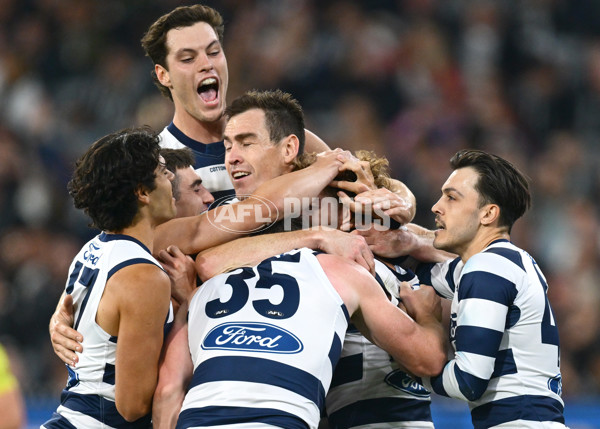 AFL 2025 Round 08 - Collingwood v Geelong - A-59173584