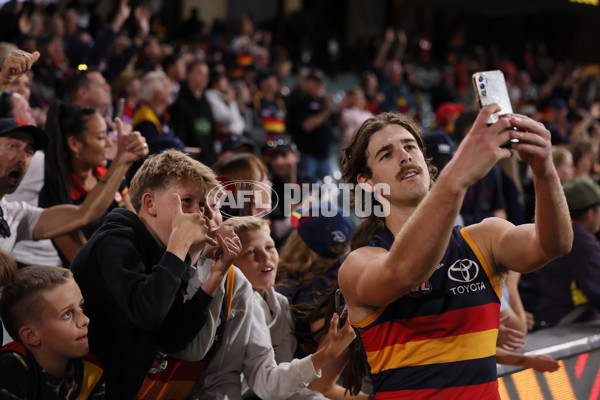 AFL 2025 Round 08 - Adelaide v Carlton - A-59177423