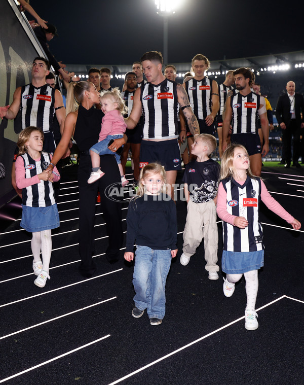 AFL 2025 Round 08 - Collingwood v Geelong - A-59177441