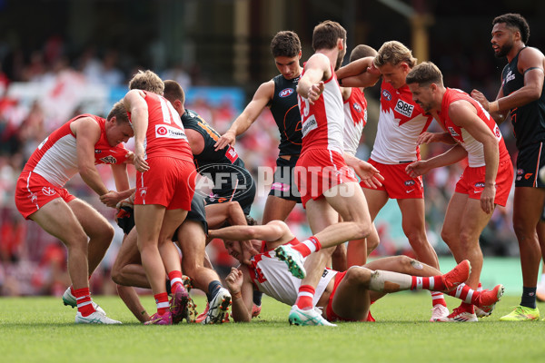 AFL 2025 Round 08 - Sydney v GWS - A-59187797