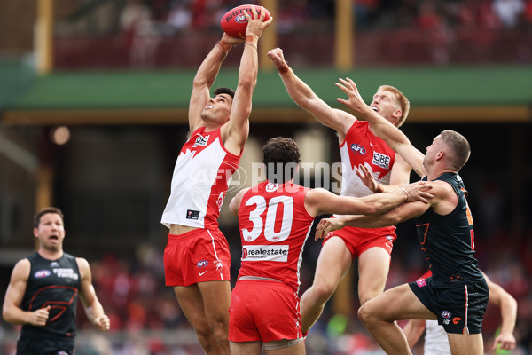 AFL 2025 Round 08 - Sydney v GWS - A-59193529