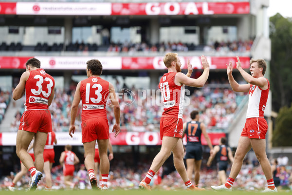 AFL 2025 Round 08 - Sydney v GWS - A-59194491
